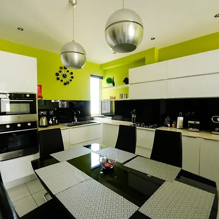 St Julians Flat With Jacuzzi Appartement *