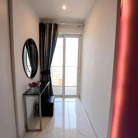 St Julians Flat With Jacuzzi *