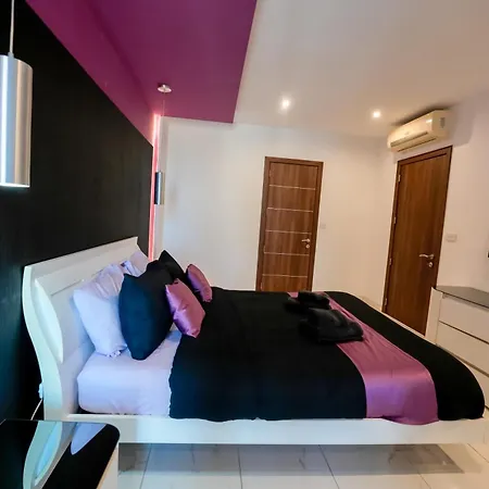 St Julians Flat With Jacuzzi Appartamento *