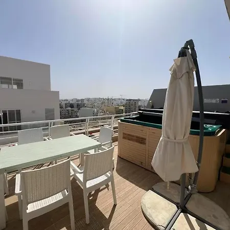 St Julians Flat With Jacuzzi * Saint Julian's