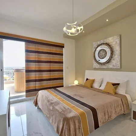 St Julians Flat With Jacuzzi Apartment *