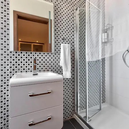 Апартаменты With Private Jacuzzi And Terrace In St Julians 3 Bedrooms Сент Джулианс