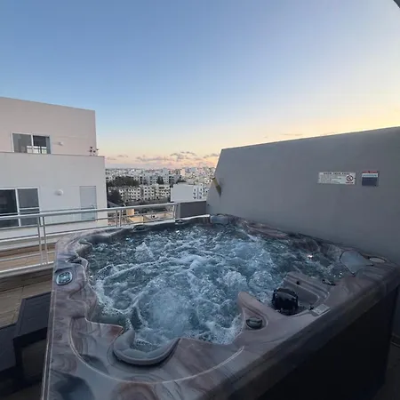 St Julians Flat With Jacuzzi Apartment