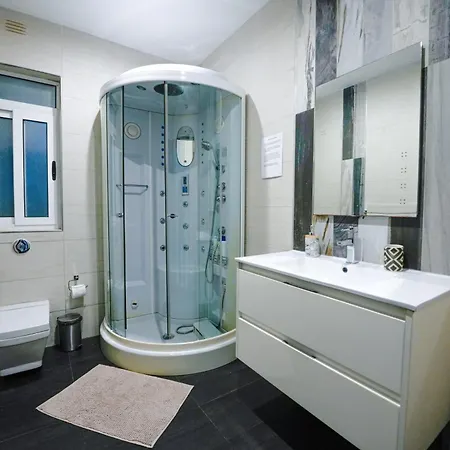 St Julians Flat With Jacuzzi Daire Saint Julian's