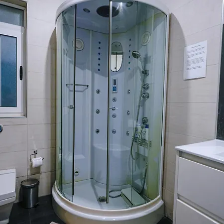 St Julians Flat With Jacuzzi Апартаменты *