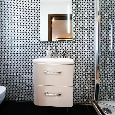 St Julians Flat With Jacuzzi Апартаменты Сент Джулианс