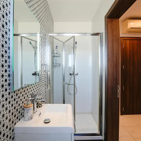 Апартаменты With Private Jacuzzi And Terrace In St Julians 3 Bedrooms Сент Джулианс