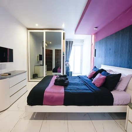 St Julians Flat With Jacuzzi Апартаменты