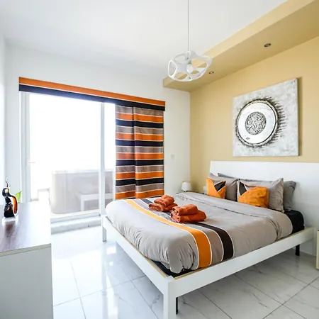 With Private Jacuzzi And Terrace In St Julians 3 Bedrooms *