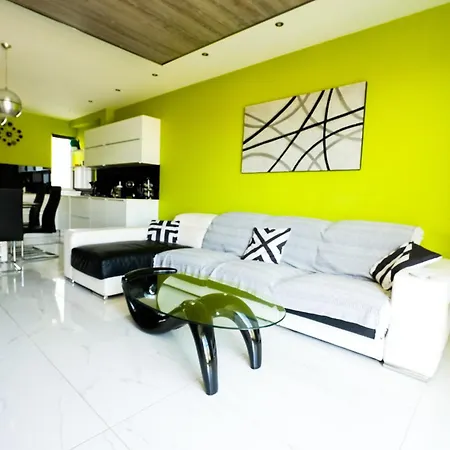 St Julians Flat With Jacuzzi Daire *