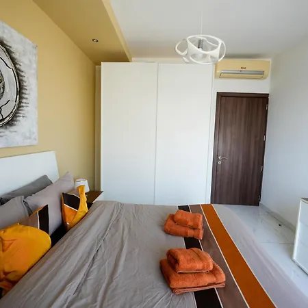 St Julians Flat With Jacuzzi * Сент Джулианс