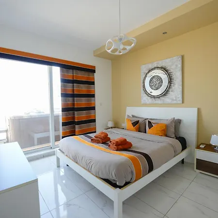 Апартаменты St Julians Flat With Jacuzzi *