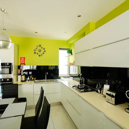 St Julians Flat With Jacuzzi * Saint Julian's