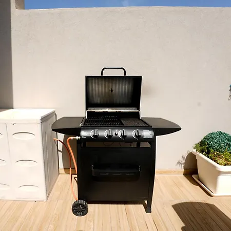 St Julians Flat With Jacuzzi Сент Джулианс