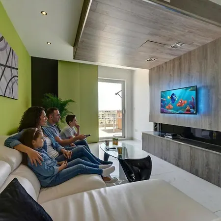 With Private Jacuzzi And Terrace In St Julians 3 Bedrooms Appartement