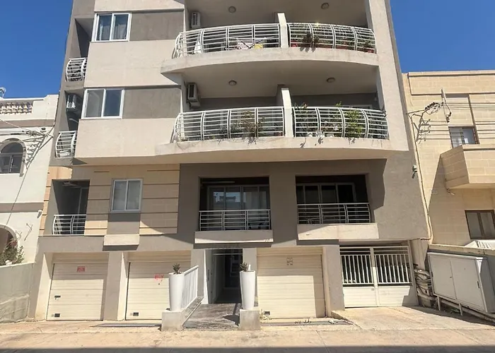 With Private Jacuzzi And Terrace In St Julians 3 Bedrooms Apartamento St. Julian's