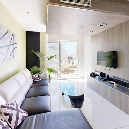 St Julians Flat With Jacuzzi Apartment