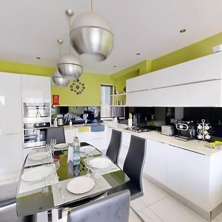 St Julians Flat With Jacuzzi Apartment *