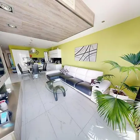 St Julians Flat With Jacuzzi Apartment