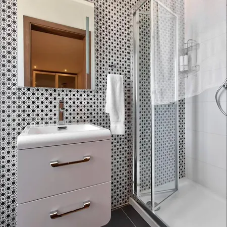 St Julians Flat With Jacuzzi Apartment *
